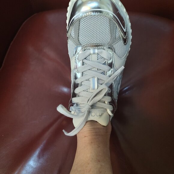 Maje Clover-Embroidered Chunky Sole Low-Top Trainers in Gray - Picture 3 of 7